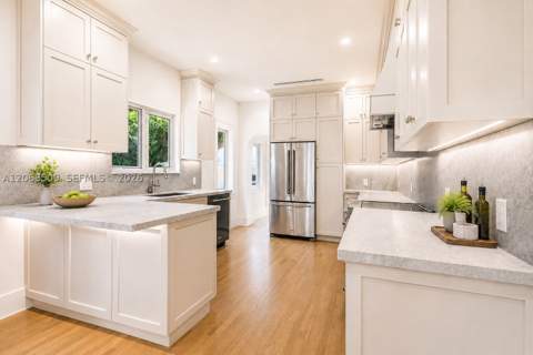 829 Genoa St, Coral Gables FL - photo 9 of 20