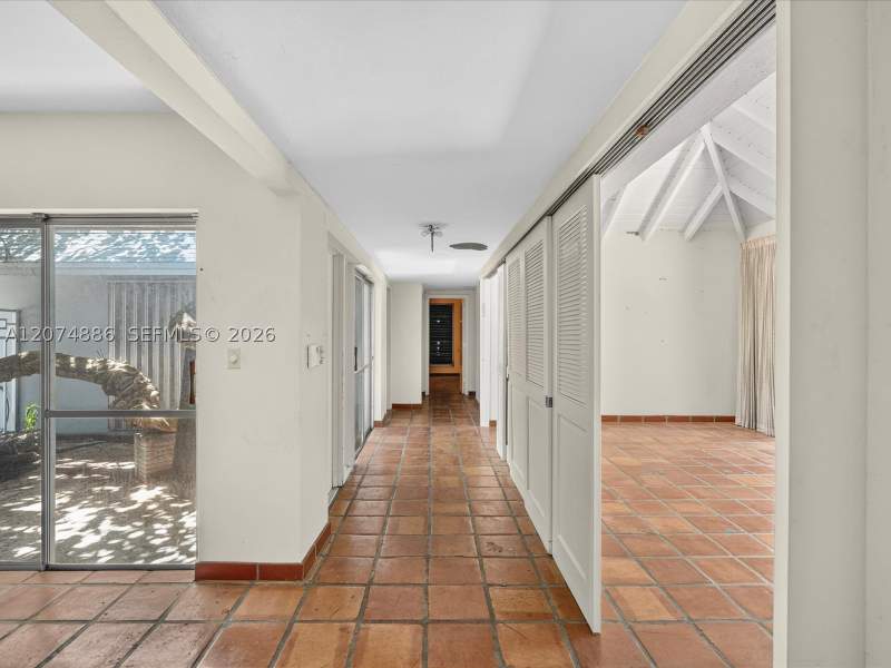 3 bedroom SingleFamilyResidence at 5710 SW 89th Ave, Darlington Manor, Miami — photo 3