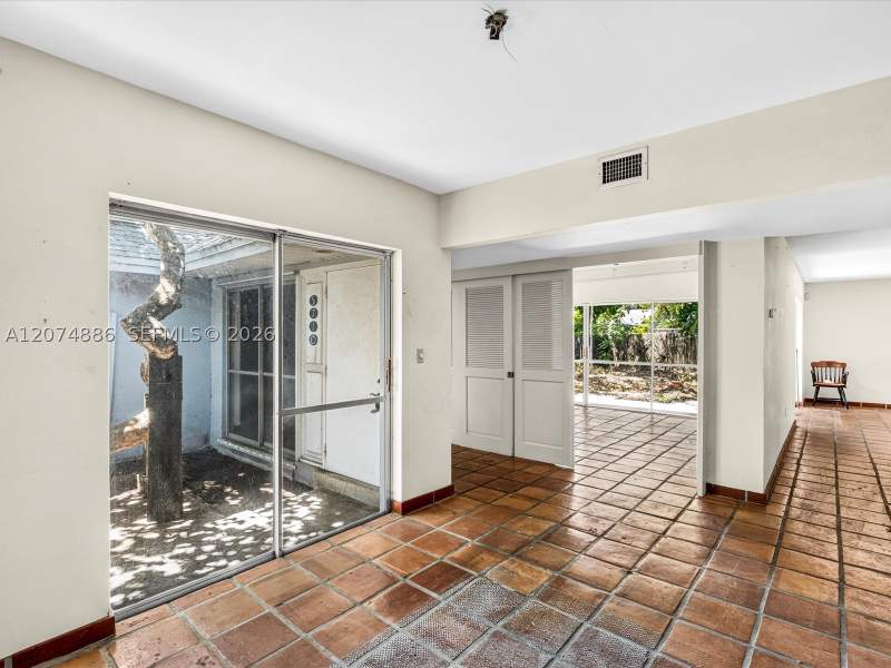 3 bedroom SingleFamilyResidence at 5710 SW 89th Ave, Darlington Manor, Miami — photo 5