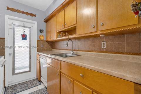 7840 Harding Ave 1, Miami Beach FL - photo 10 of 29