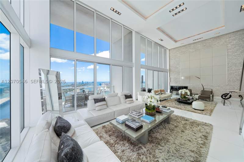 5 bedroom Condominium at 1040 Biscayne Blvd 4403, Ten Museum Pk Residential, Miami — photo 2