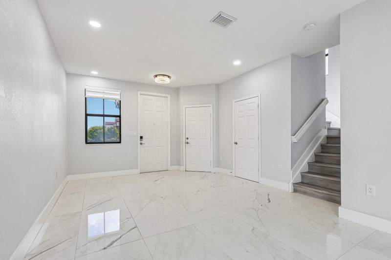 4 bedroom SingleFamilyResidence at 3567 W 110th Terrace, Aquabella North, Hialeah — photo 5