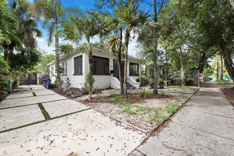3 bedroom SingleFamilyResidence at 46 NE 43rd St, Biltmore Sub, Miami — photo 2