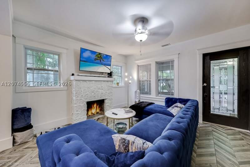 3 bedroom SingleFamilyResidence at 46 NE 43rd St, Biltmore Sub, Miami — photo 4