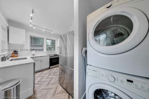 46 NE 43rd St, Miami FL - photo 8 of 15