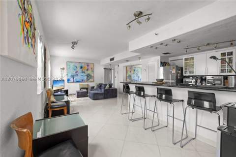 802 Euclid Ave 305, Miami Beach FL - photo 10 of 16