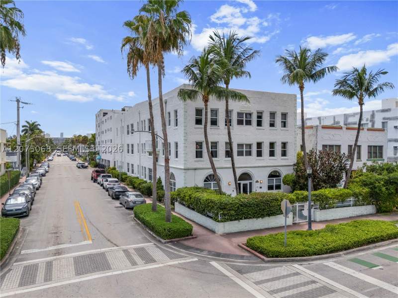2 bedroom Condominium at 802 Euclid Ave 305, The Lexington Euclid Cond, Miami Beach — photo 2