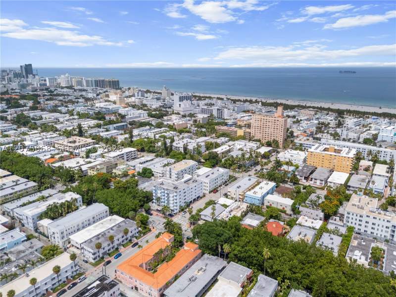 2 bedroom Condominium at 802 Euclid Ave 305, The Lexington Euclid Cond, Miami Beach — photo 3