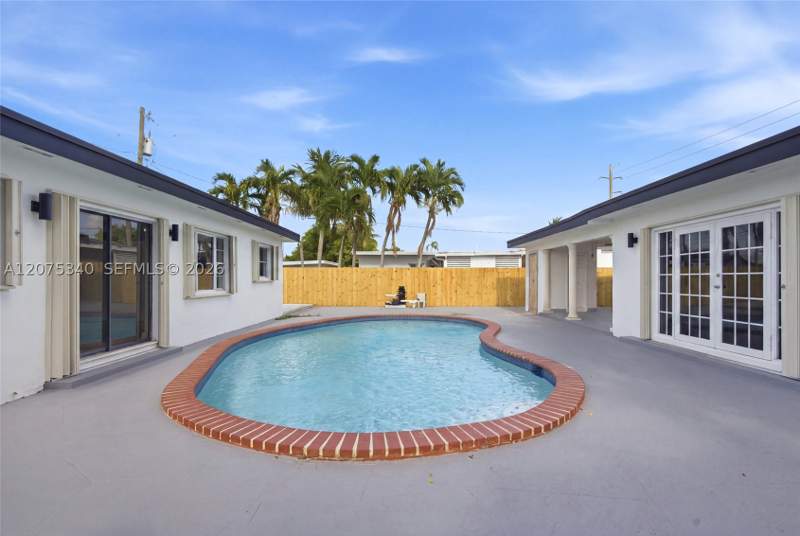 3 bedroom SingleFamilyResidence at 275 W 13th St, Hialeah 2nd Studio Addn, Hialeah — photo 3