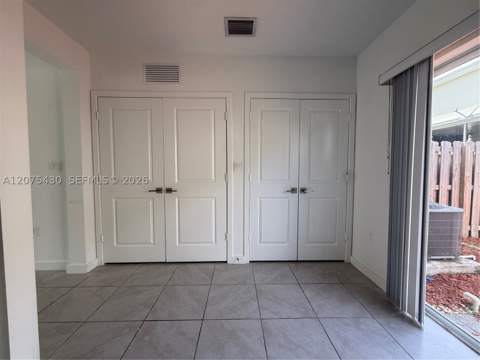 488 NE 5th Ter, Florida City FL - photo 10 of 23