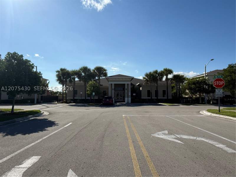 2 bedroom Townhouse at 488 NE 5th Ter, Fvp Subdivision, Florida City — photo 2