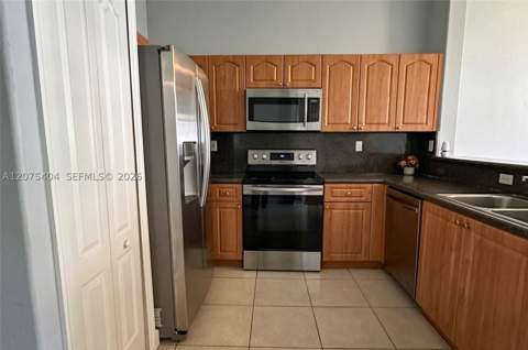 2908 SE 17th Ave 202, Homestead FL - photo 6 of 17
