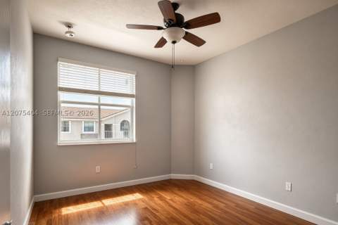 2908 SE 17th Ave 202, Homestead FL - photo 8 of 17