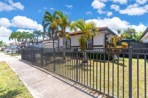 12382 SW 213th Ter, Miami FL - photo 15 of 23