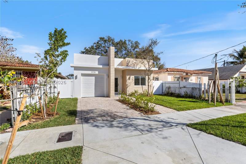 5 bedroom SingleFamilyResidence at 5735 SW 4th St, Westlawn Corrected Pl, Miami — photo 2