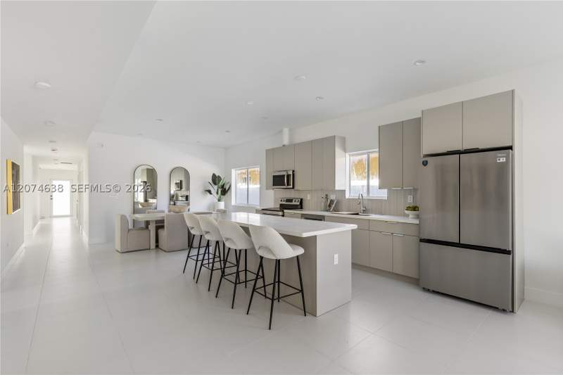 5 bedroom SingleFamilyResidence at 5735 SW 4th St, Westlawn Corrected Pl, Miami — photo 3