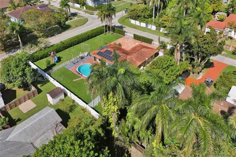2 NE 160th St, Miami FL - photo 10 of 53