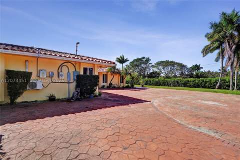 2 NE 160th St, Miami FL - photo 6 of 53