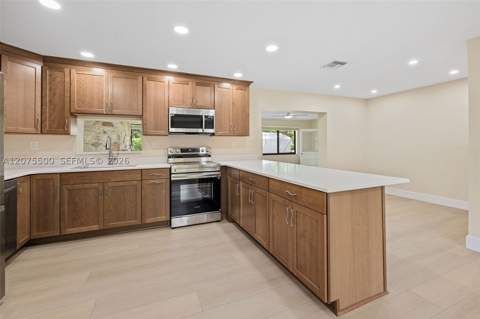 1391 NW 18th St, Homestead FL - photo 11 of 35