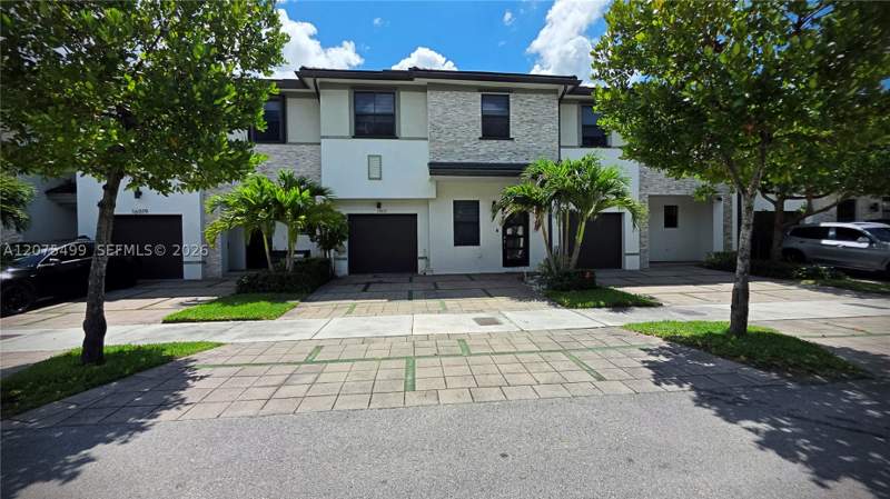 4 bedroom Townhouse at 16017 NW 91st Ct, Dunnwoody Lake, Miami Lakes — photo 3