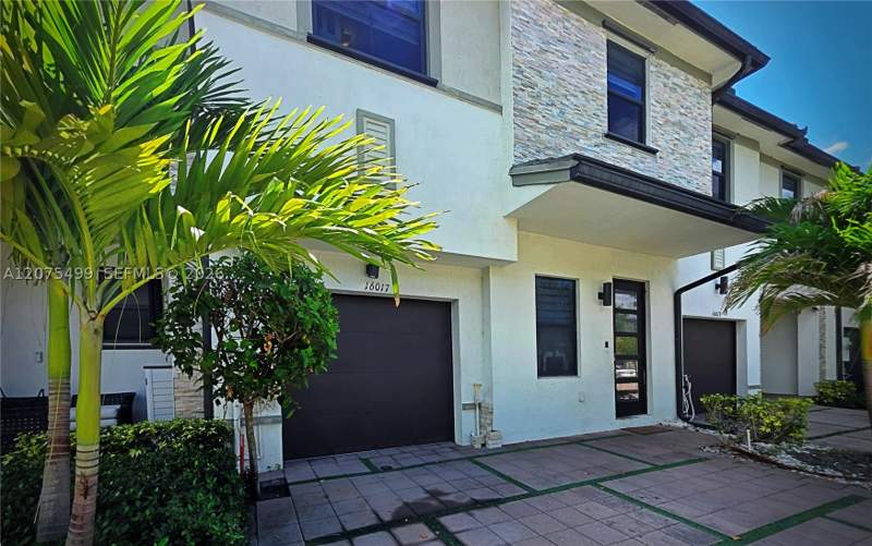 4 bedroom Townhouse at 16017 NW 91st Ct, Dunnwoody Lake, Miami Lakes — photo 4