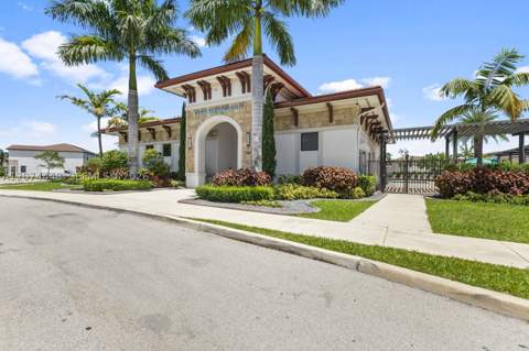 11438 W 34th Ct 11438, Hialeah FL - photo 24 of 35