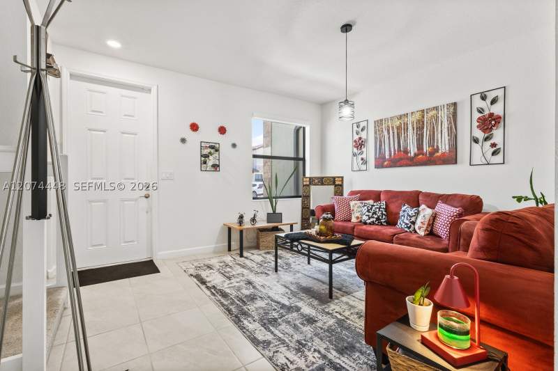 3 bedroom Villa at 11438 W 34th Ct 11438, Aquabella North, Hialeah — photo 4