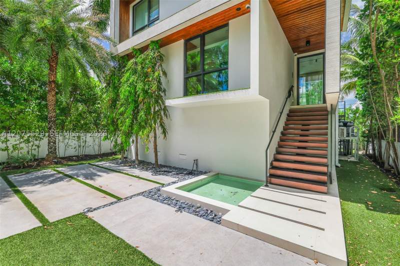 3 bedroom SingleFamilyResidence at 288 Palm Ave, Riviera 1st & 2nd Addn Am, Miami Beach — photo 3