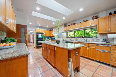 9490 Old Cutler Ln, Coral Gables FL - photo 17 of 46