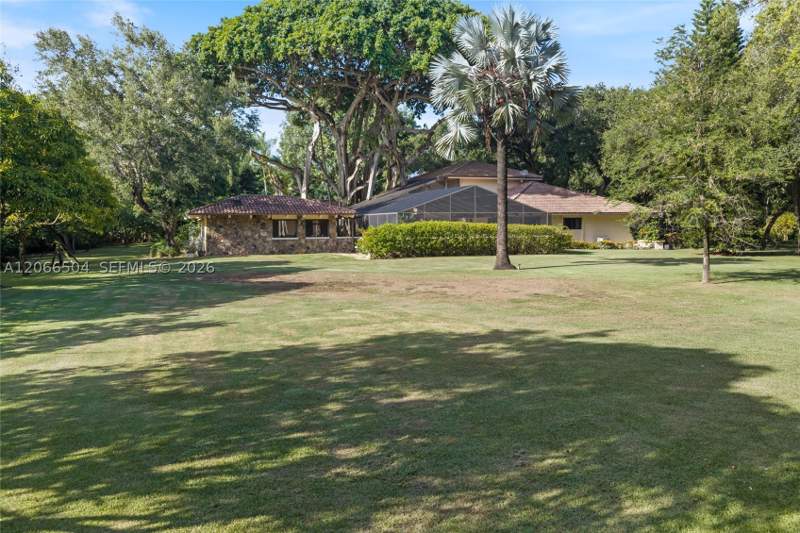 7 bedroom SingleFamilyResidence at 9490 Old Cutler Ln, Journeys End Estates, Coral Gables — photo 5