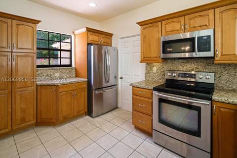 4128 Pinta Ct, Coral Gables FL - photo 9 of 21