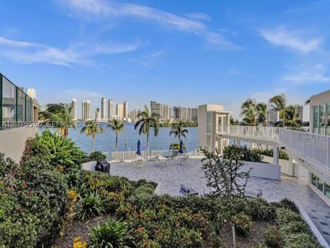 3370 Hidden Bay Dr 815, Aventura FL - photo 14 of 106