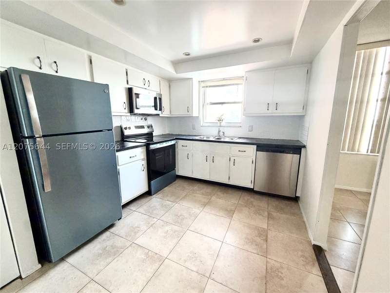 2 bedroom Condominium at 1351 NE Miami Gardens Dr 626E, BUCKLEY TOWERS CONDO - EA, Miami — photo 3