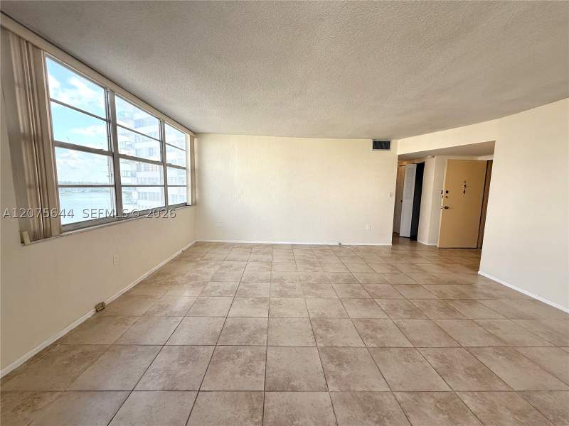 2 bedroom Condominium at 1351 NE Miami Gardens Dr 626E, BUCKLEY TOWERS CONDO - EA, Miami — photo 4
