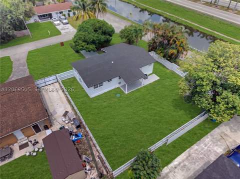 2200 NW 110th St, Miami FL - photo 9 of 38