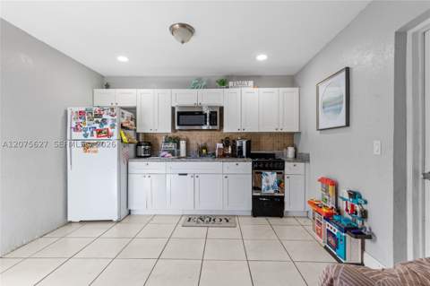 755 Harem Ave, Opa Locka FL - photo 13 of 15
