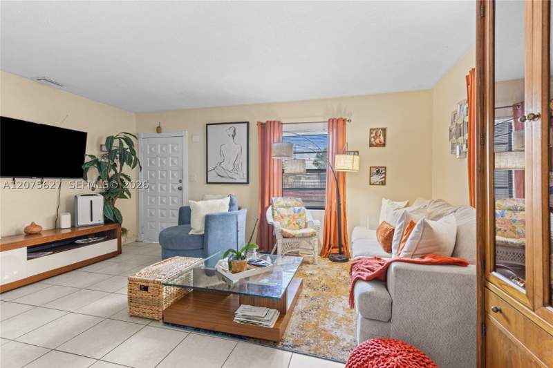 2 bedroom SingleFamilyResidence at 755 Harem Ave, Curtiss Park, Opa Locka — photo 3