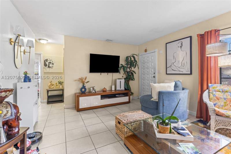 2 bedroom SingleFamilyResidence at 755 Harem Ave, Curtiss Park, Opa Locka — photo 4