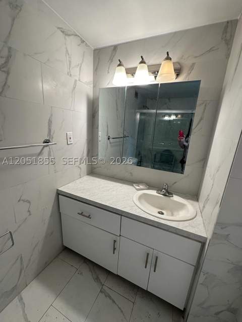 2899 Collins Ave 1734, Miami Beach FL - photo 14 of 16