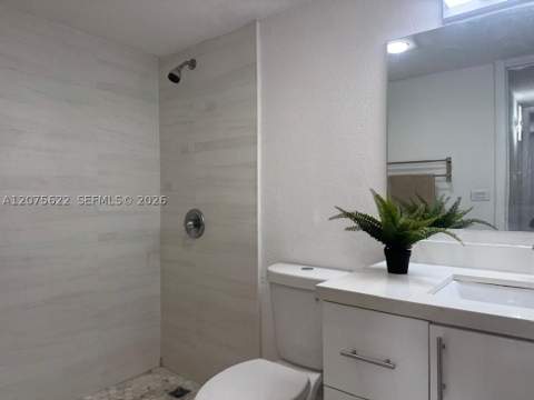 4550 NW 9th St 709E, Miami FL - photo 11 of 28