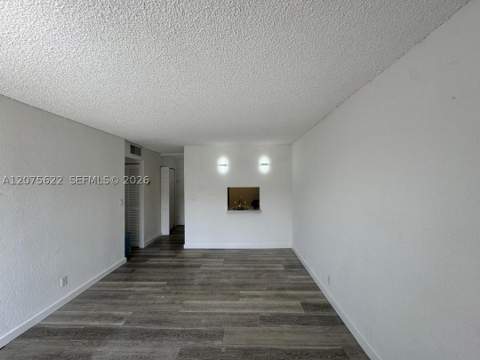 4550 NW 9th St 709E, Miami FL - photo 7 of 28