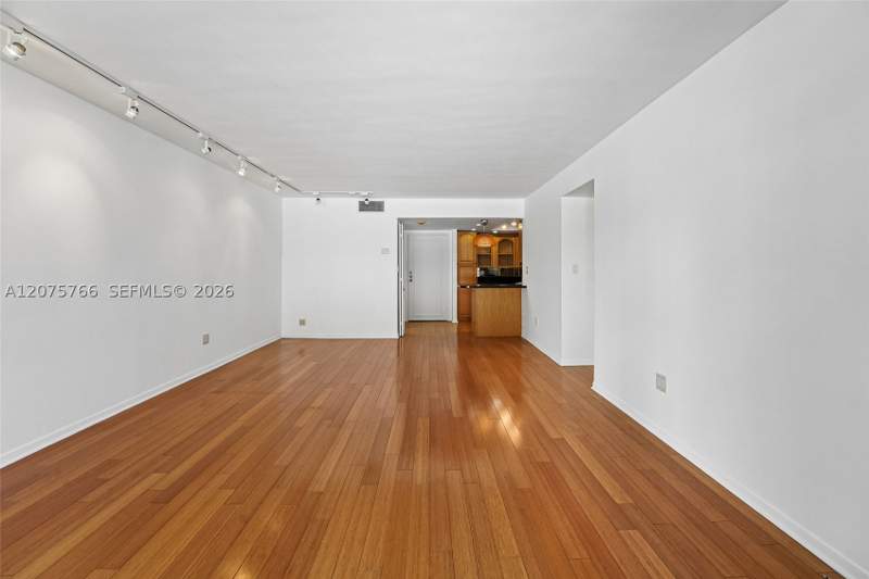 2 bedroom Condominium at 1420 Brickell Bay Dr 206D, Bayshore Place Condo, Miami — photo 5