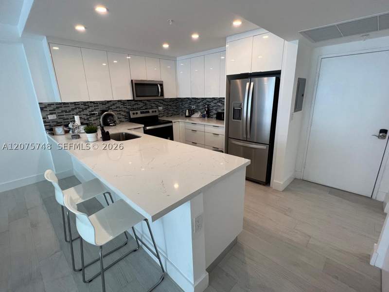 1 bedroom Condominium at 5601 Collins Ave 412A, The Pavilion Condo, Miami Beach — photo 2