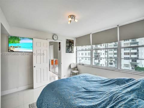 18061 Biscayne Blvd 502, Aventura FL - photo 7 of 30