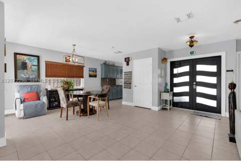 16711 SW 140th Ave, Miami FL - photo 10 of 58
