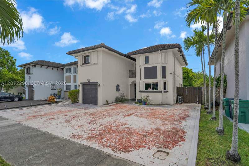 4 bedroom SingleFamilyResidence at 16711 SW 140th Ave, Laguna Ponds Sec 2, Miami — photo 5