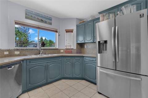 16711 SW 140th Ave, Miami FL - photo 8 of 58