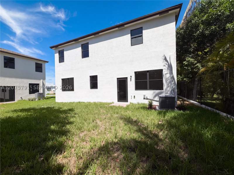4 bedroom SingleFamilyResidence at 13020 SW 221st St, Briarcrest, Goulds — photo 5