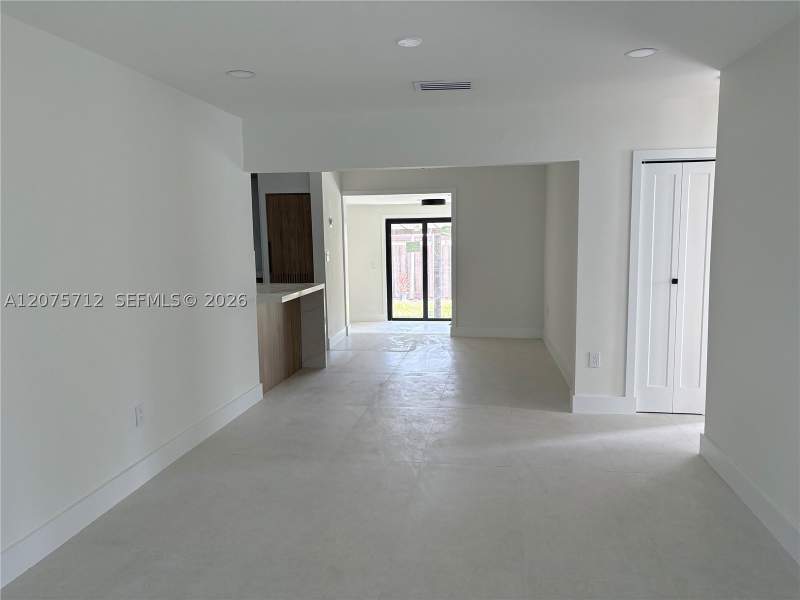 2 bedroom SingleFamilyResidence at 4291 SW 14th St, Sunny Grove, Miami — photo 5