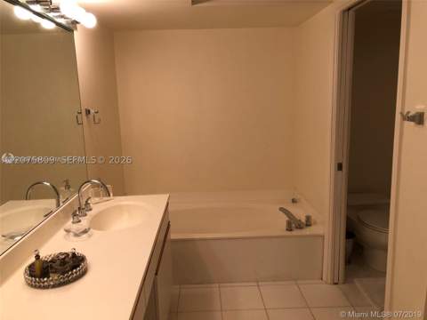 3530 Mystic Pointe Dr 1008, Aventura FL - photo 16 of 38